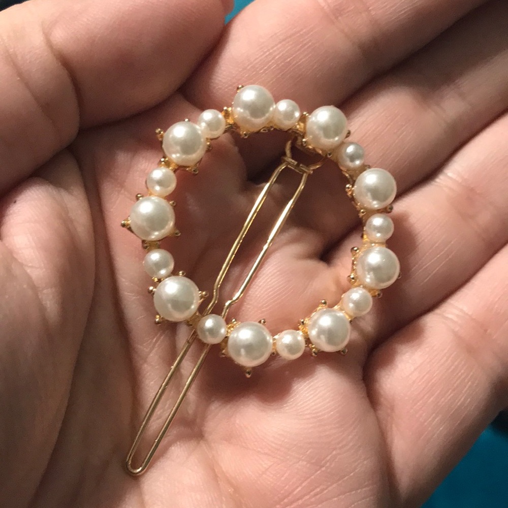 Barrette pearl clip